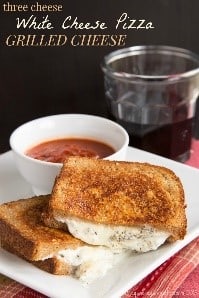 Need some easy grilled cheese recipes that take the classic recipe to a whole new level? This is it! A pizza-inspired grilled cheese - what's not to love?