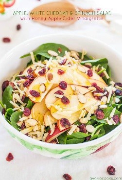 The internet is full of easy salad recipes! We pulled together a list of some of the easiest and most delicious salads you can find. What about this apple white cheddar spinach salad? Looks amazing!