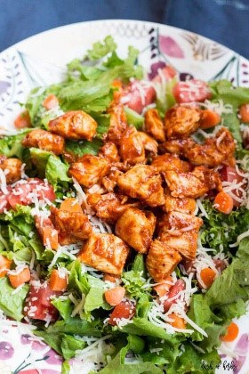 You can toss together this salad in less than five minutes. If you ask me, that's exactly the kind of easy salad recipes I'm looking for!