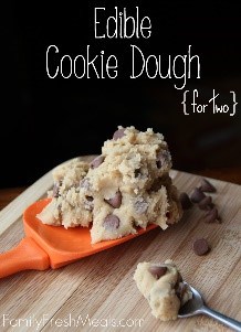 Need some easy dessert recipes? Edible cookie dough is so delicious and easy to make - it's the dessert for a little guilty pleasure.