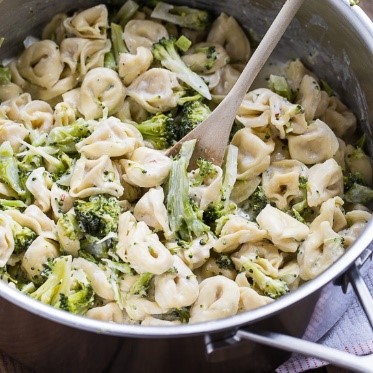 I was looking for some easy recipes for dinner but I think I might have found my new favorite pasta dish! Can't wait to make this again for my family. 