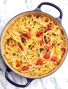 Quick and easy dinner recipes! This pasta is easy to make, perfect for leftovers, and your family will love it!