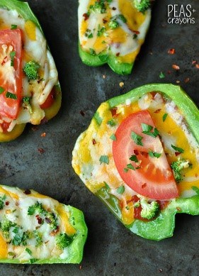Don't these bell pepper pizzas look amazing? I found this great list of easy recipes for dinner that I will totally be saving for later!